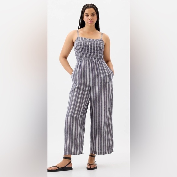 NWT GAP Linen-Blend Smocked Jumpsuit Size Large NWT - Picture 1 of 10
